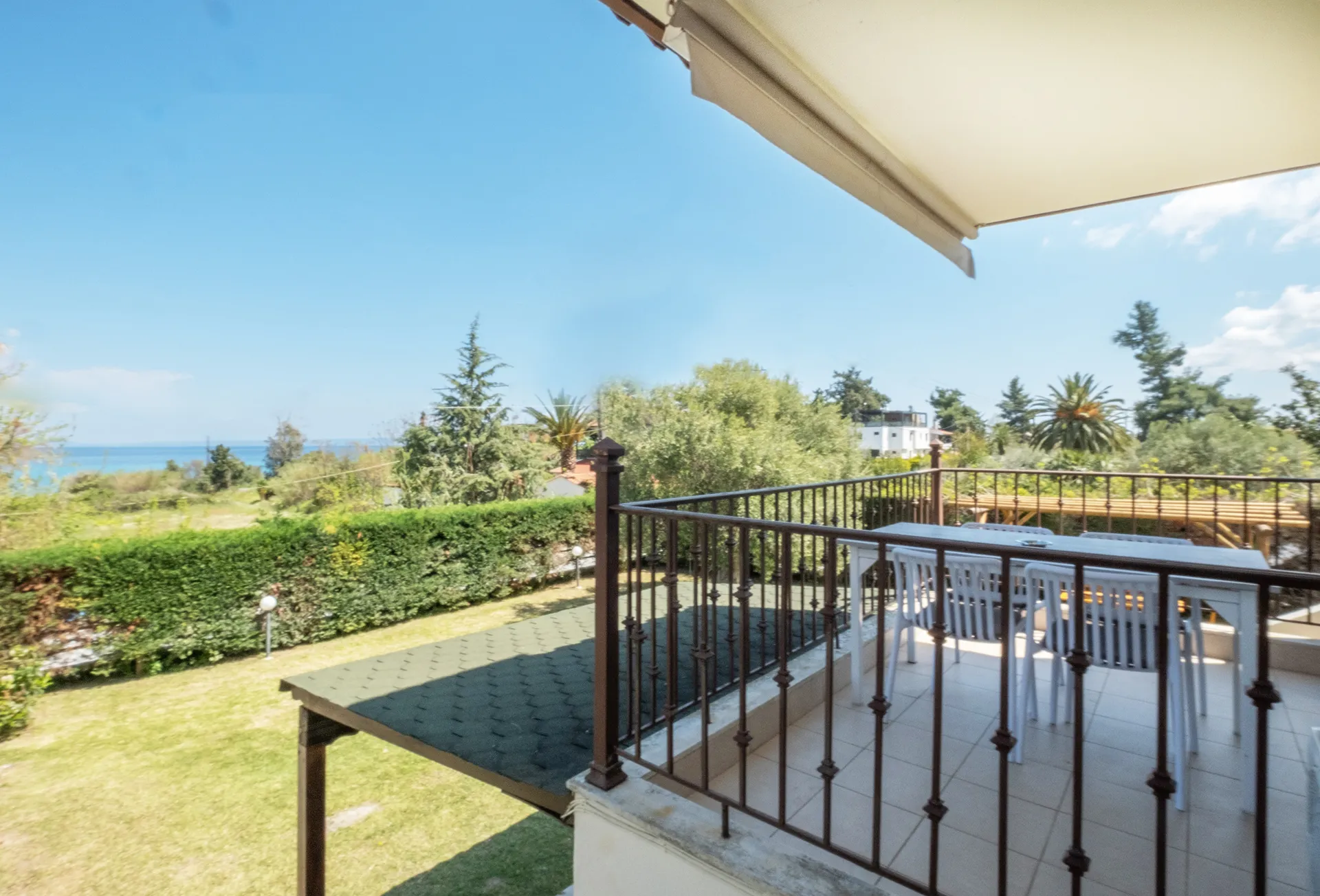 Blue Donkey Villas-Three Bedroom Villa terasa